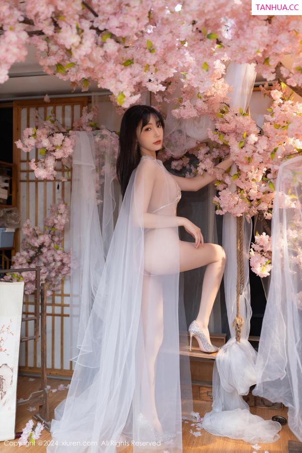 陆萱萱  [XiuRen]高清写真图 2024.07.04 No.8807 陆萱萱 性感美腿第21张图片